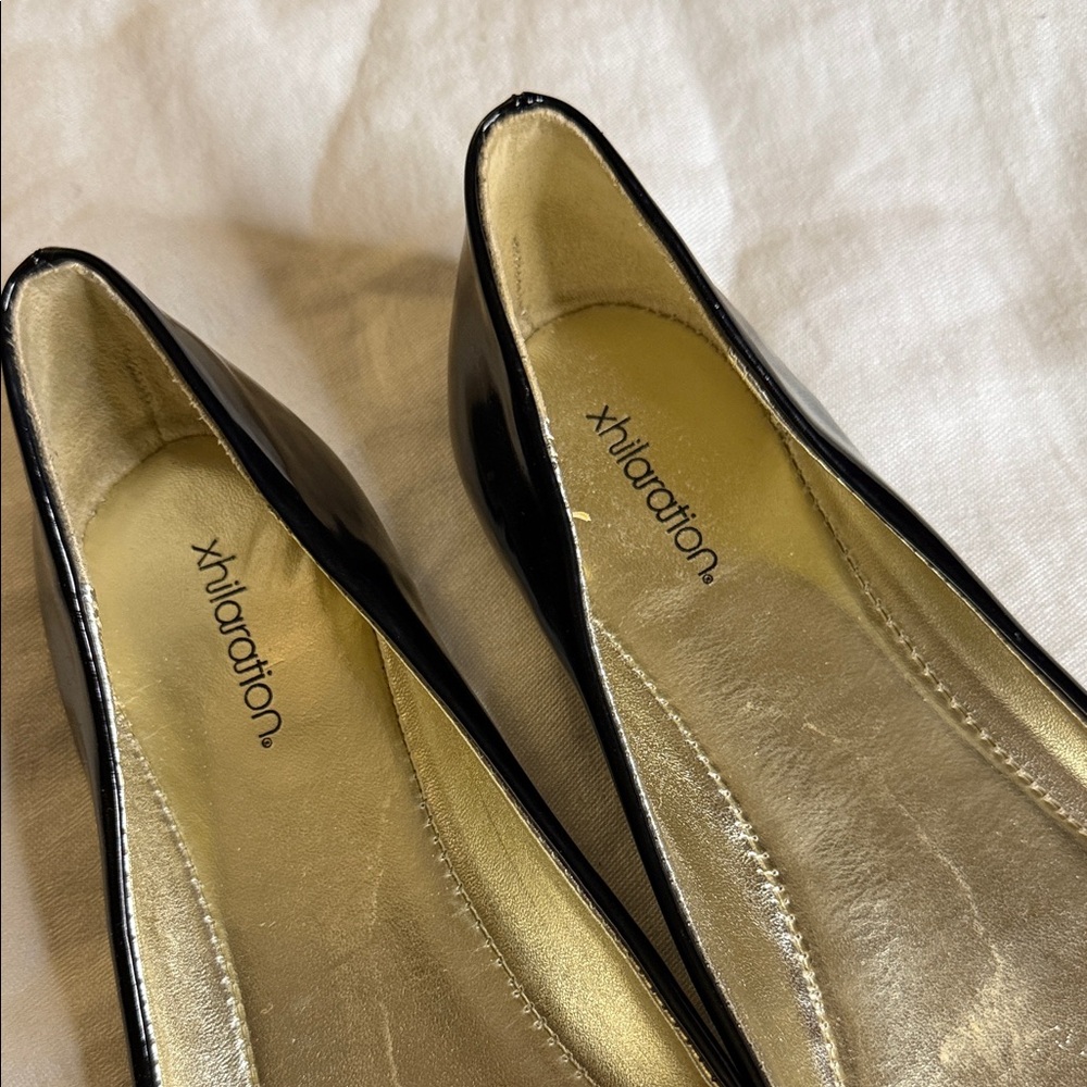 Xhilaration Black Patent Round-Toe Ballet Flats - Picture 3 of 6
